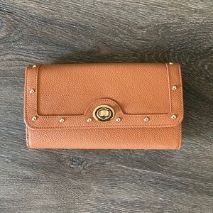 Ora Delphine Sonia wallet